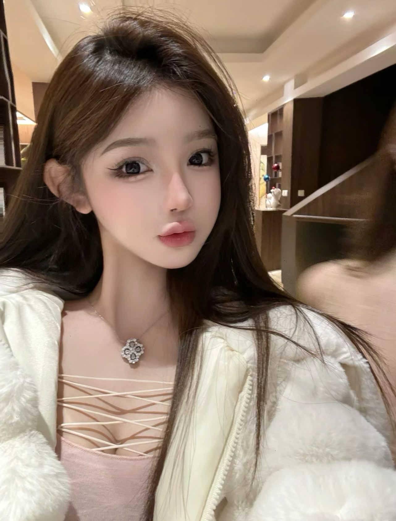 共檐微妙，擦鞋匠与采耳师的日常协奏曲